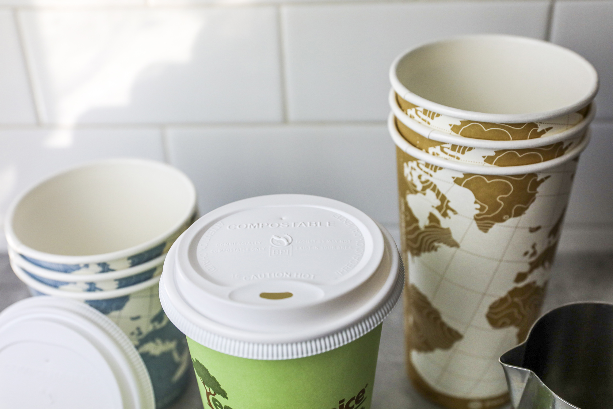 PLA Lid w/ Straw Hole for 10-22 oz Paper Cups