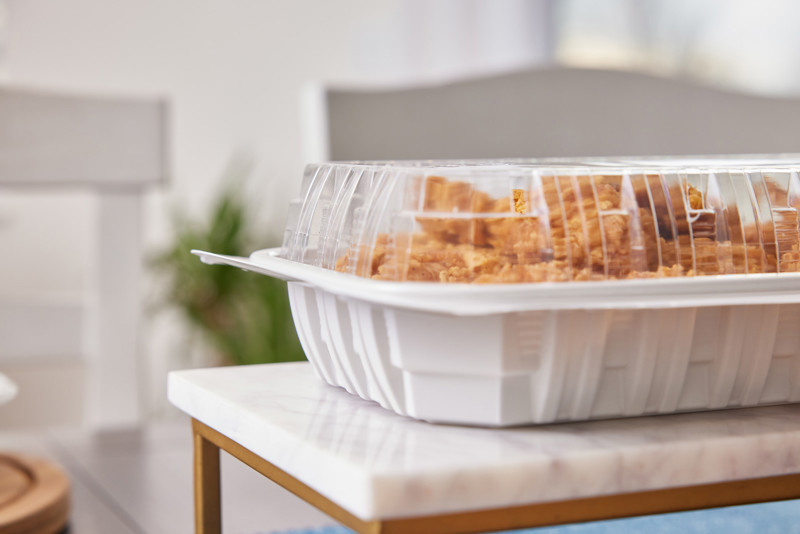 13.3 x 8.4 x 4” MealMaster Medium 8 Piece Chicken Barn MFPP Base