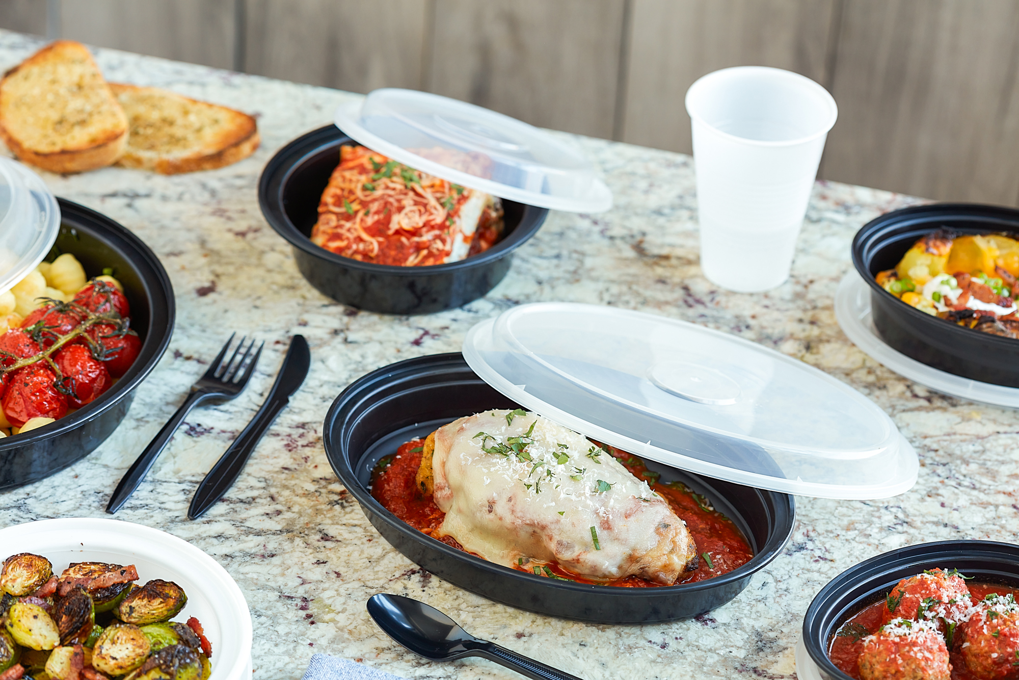 VERSAtainer® 16 oz. Microwavable Round Takeout Container and